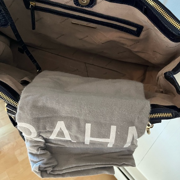 Brahmin lincoln satchel in the rare color ink. NWT and dust cover. Retails $395 - Picture 2 of 7